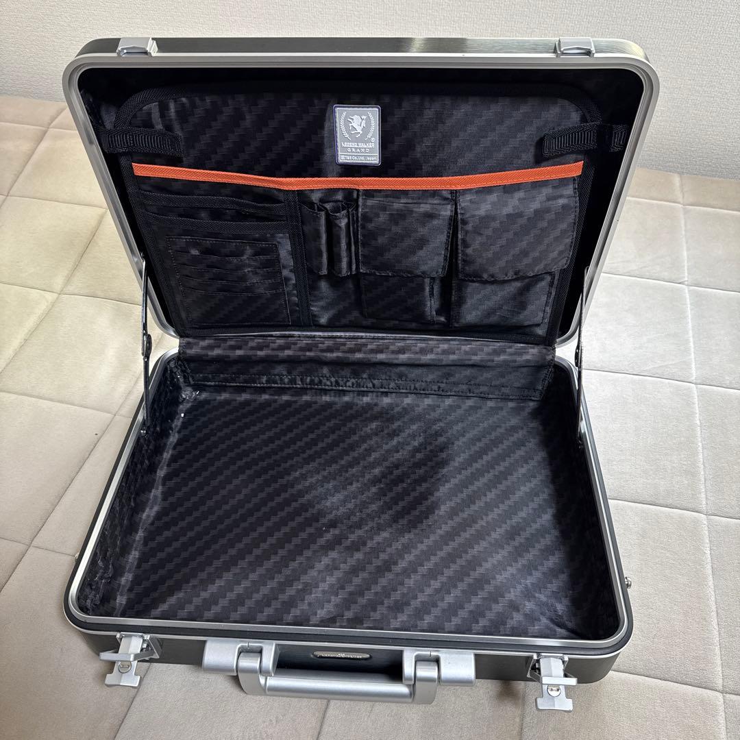 【美品】LEGEND WALKERアタッシュケースブラック鍵2個/ショルダー付き