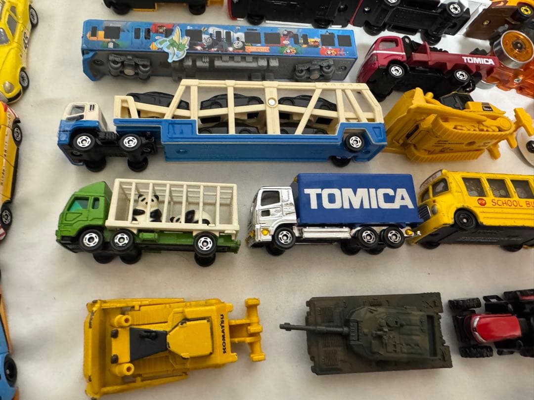 トミカ　ミニカー　１２８個　まとめ売り　カーズ　ディズニートミカ　トミカ博
