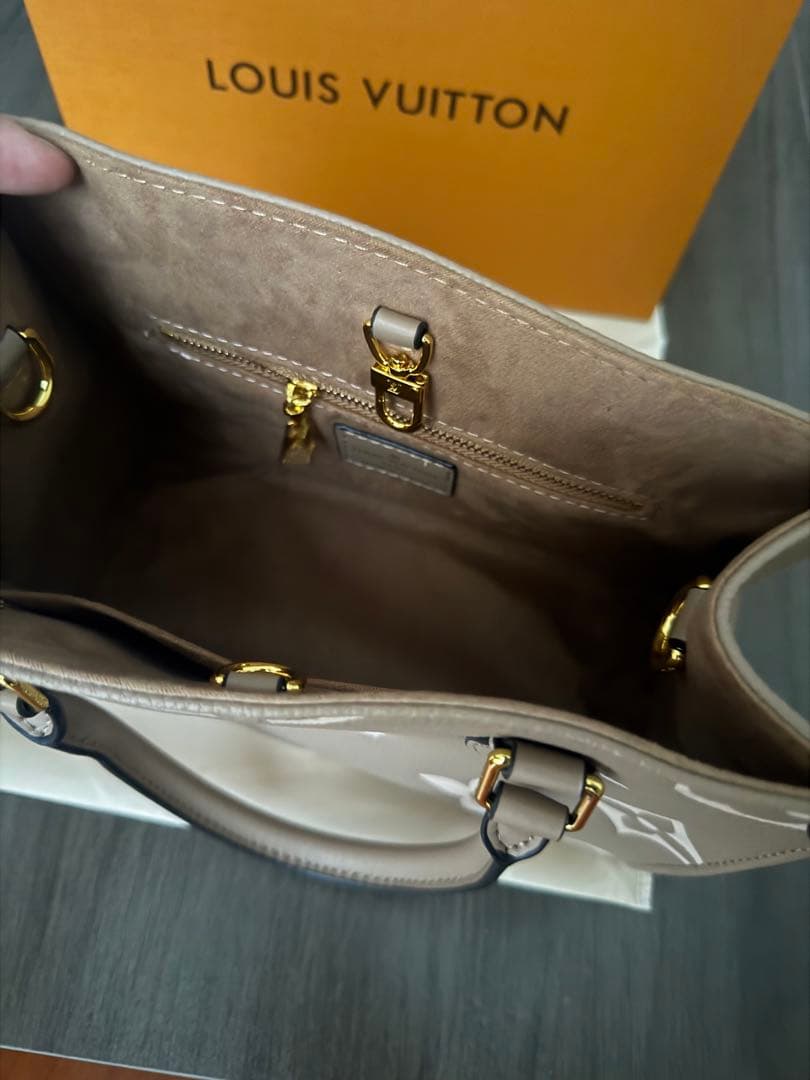 ショルダーバッグ ベージュ モノグラム