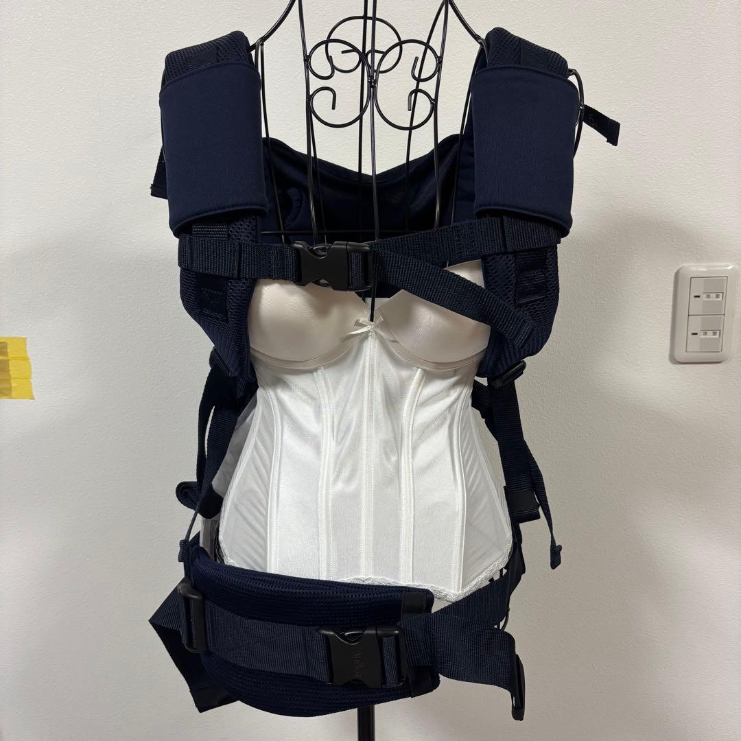 【値下げ】完品 アップリカ ラクリス ネイビー抱っこ紐 メッシュ
