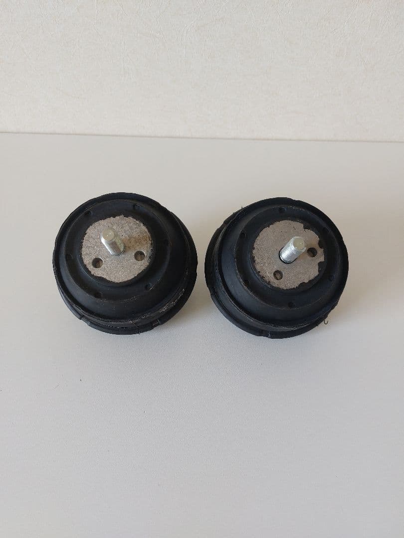 新品未使用 エンジンマウント  E92 M3