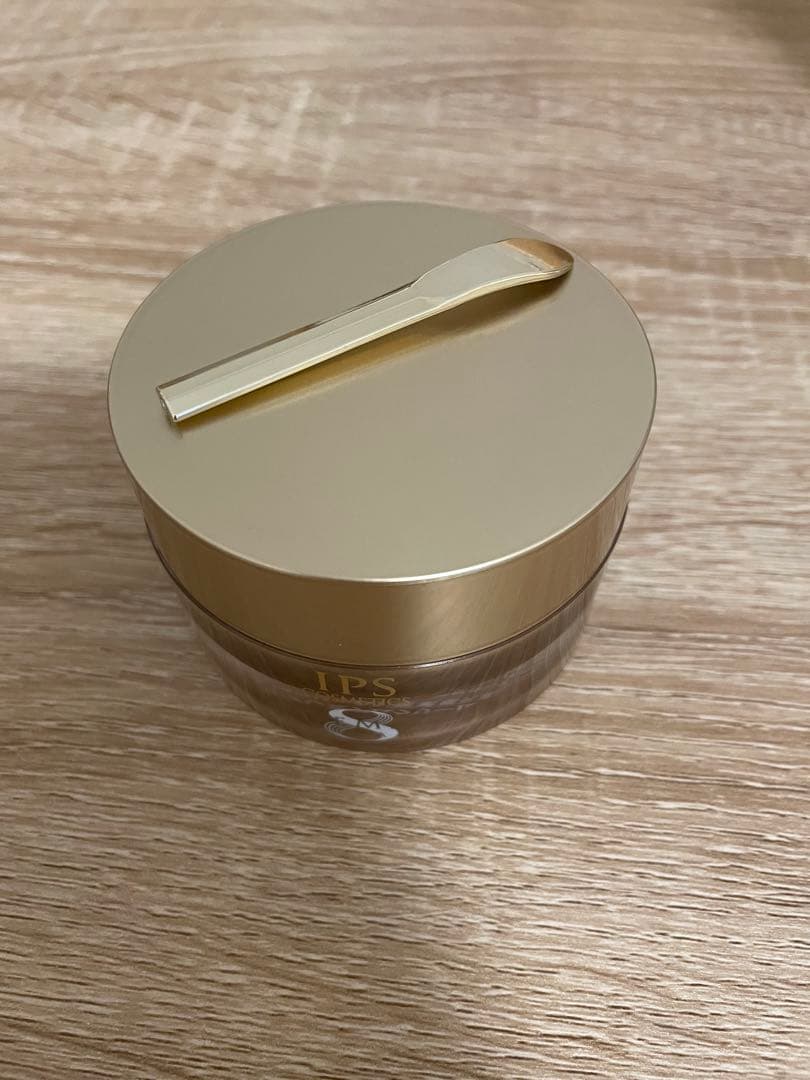 IPS 8プレミアムクリーム スパチュラ付き