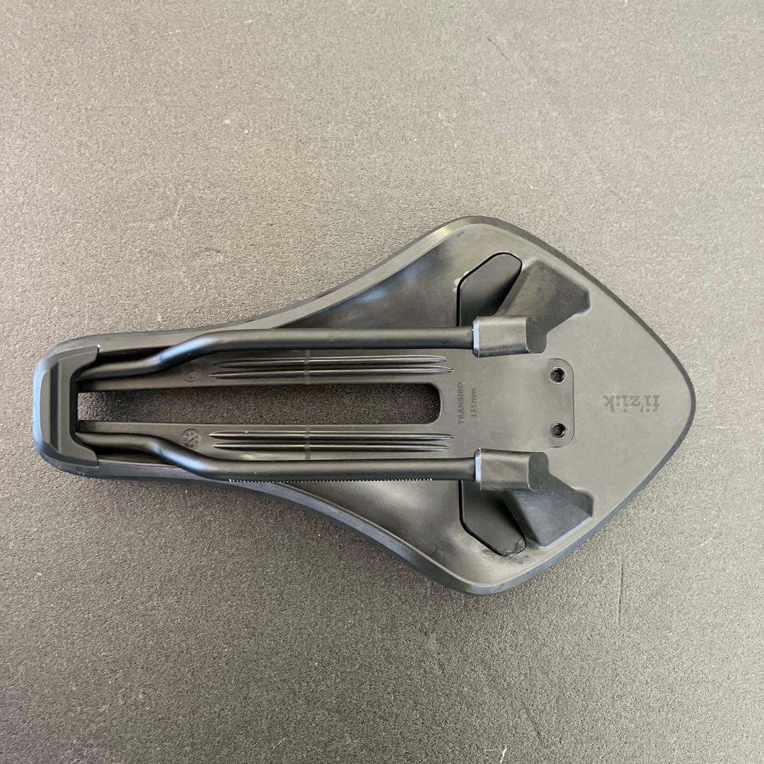 Fizikサドル Transiro Aeris R5 Long Distance