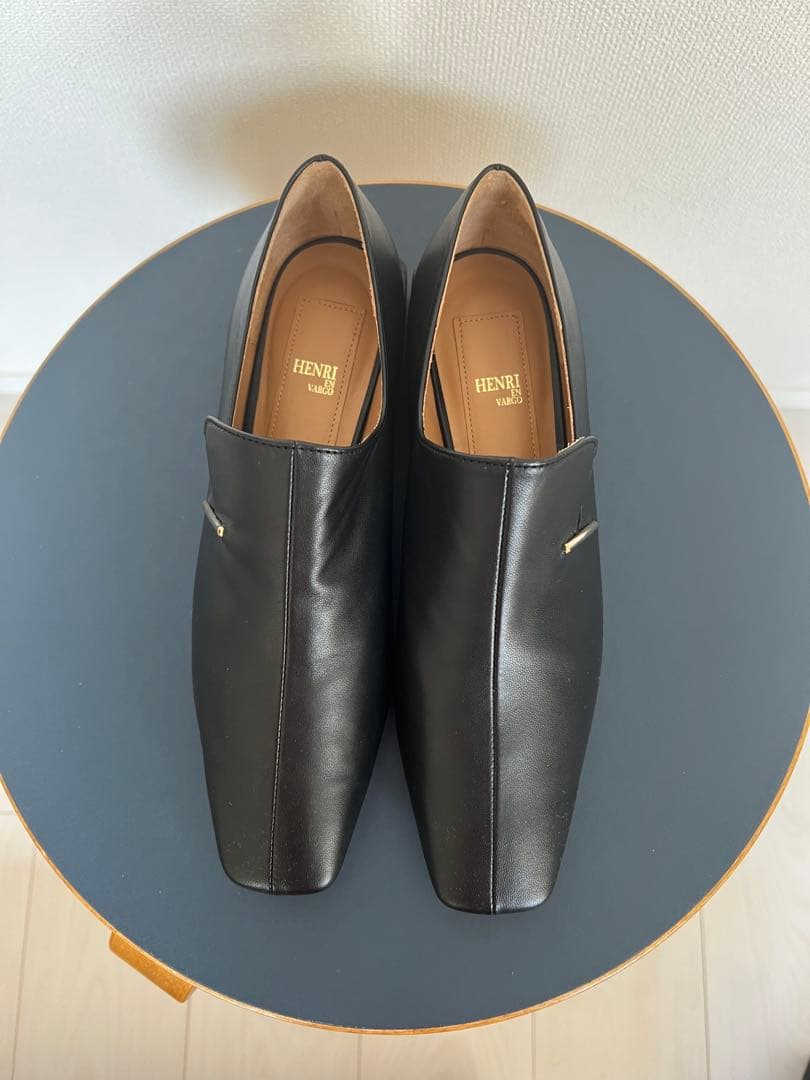 ヘンリエンバーゴ　ERIKA LOFFER 242130 ローファー