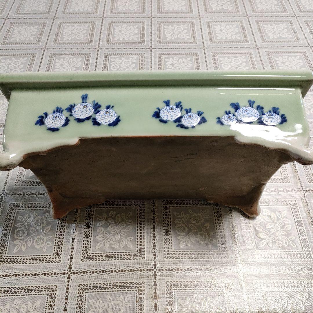 菊花紋様　脚付き長方形青磁水盤　　盆栽鉢　陶磁器