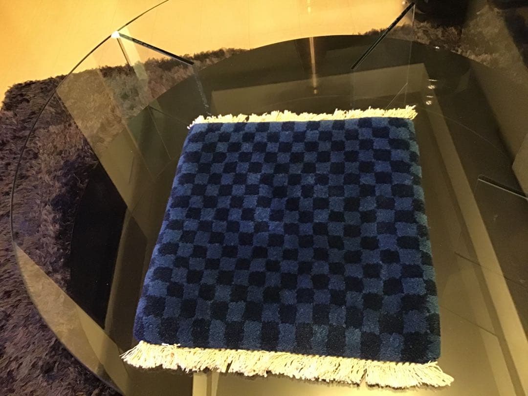 極美品　カッシーナ本店購入　ムニ　muni チェアラグ