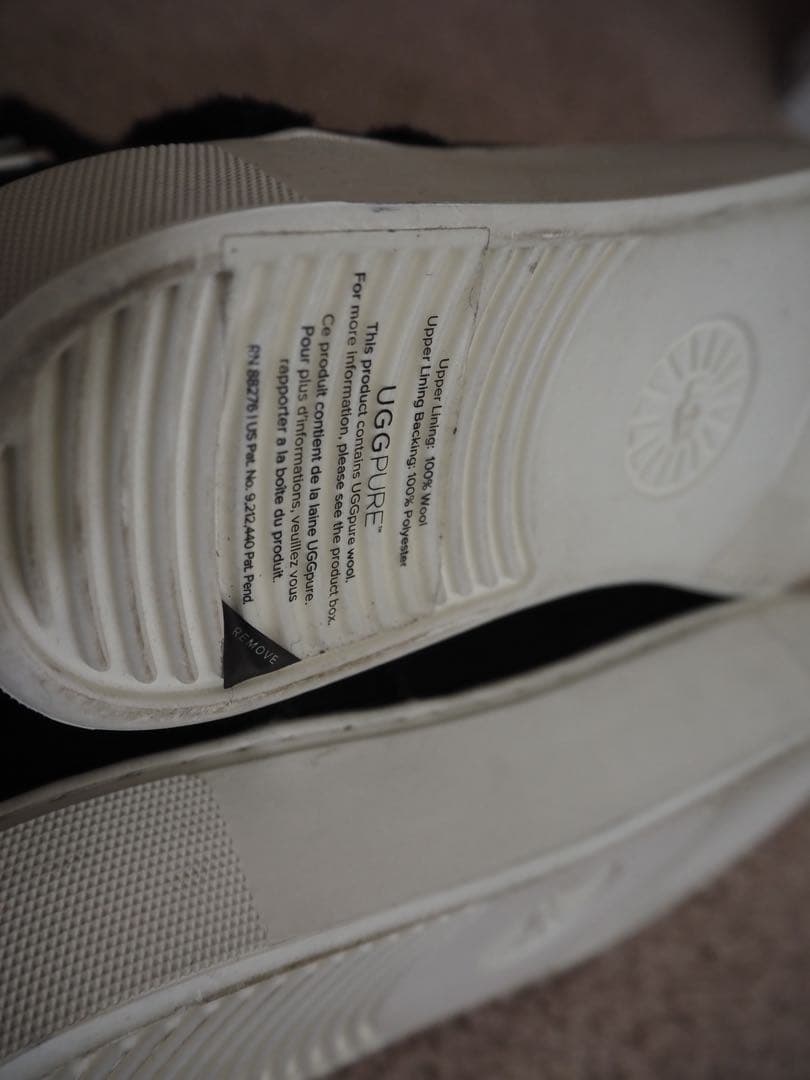 UGG アグ　Aika ブーツスニーカー