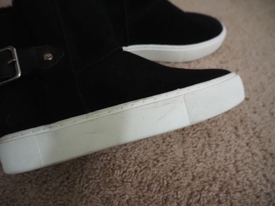 UGG アグ　Aika ブーツスニーカー