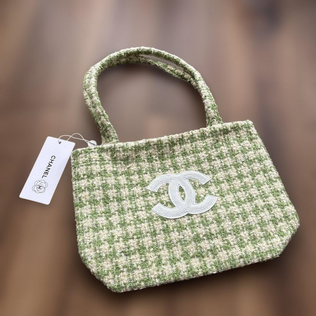 CHANELツイードトートバッグ　黄緑色