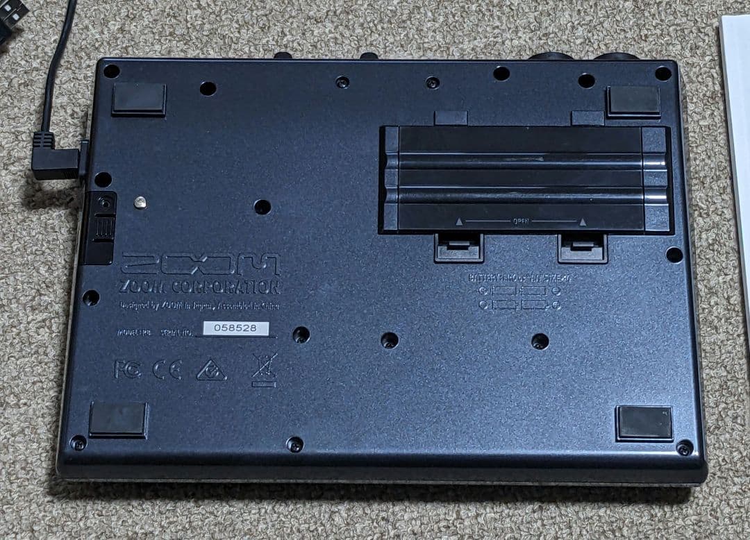 【美品】Zoom R8 マルチトラックレコーダー