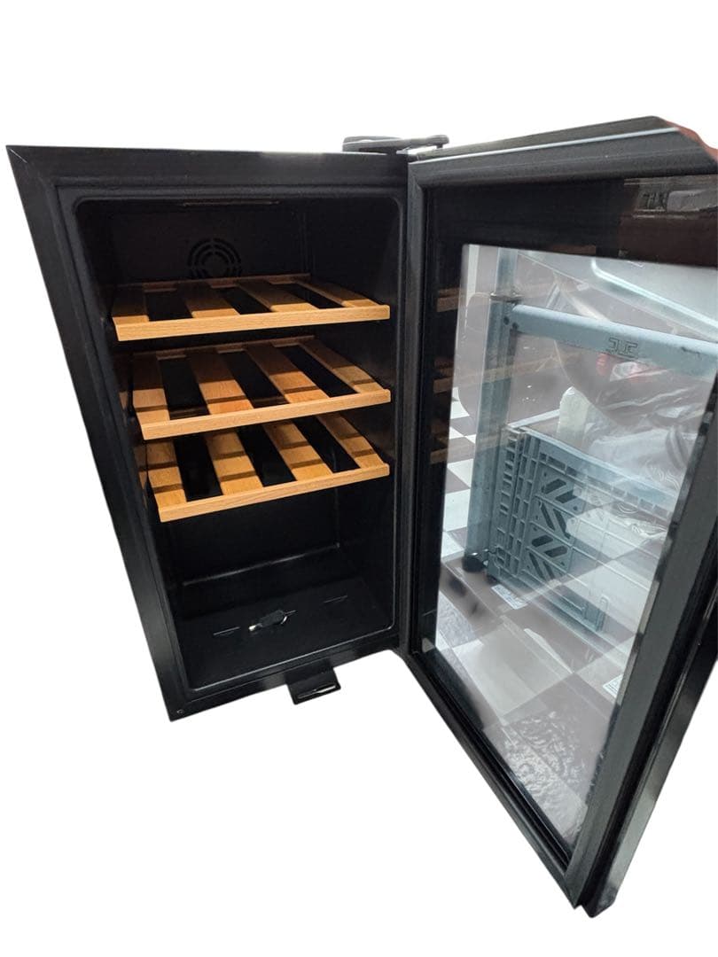 美品　FURNIEL ノンフロンワインセラー　SAB-50G ブラック