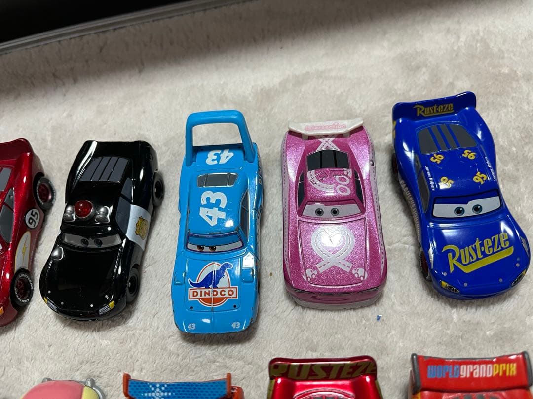 まとめ売り たくさんのせよう！大きなマック トレーラー カーズトミカ32台　廃盤