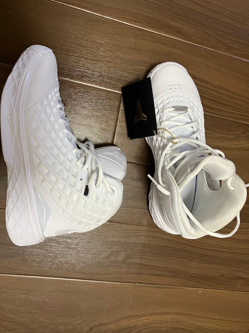 Kobe 3プロトロ ホワイト ハイカット バスケットシューズ