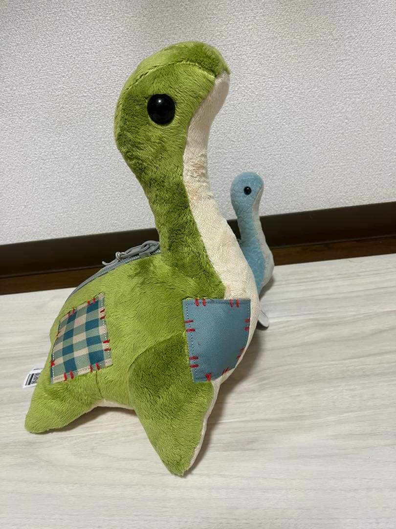 ネッシーぬいぐるみ2種+Nessie Cafe限定バッジ｜ワットソンパッチ｜