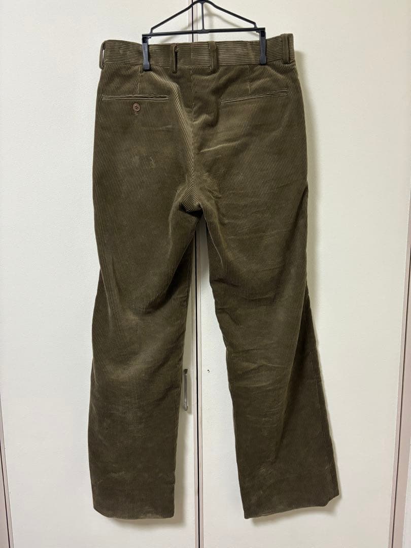 comoli コモリ コーデュロイ パイプドステムパンツ カーキ サイズ3