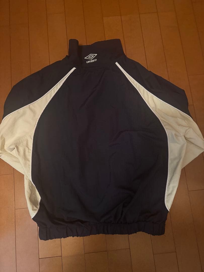 UMBRO×9090ナイロンジャケット ネイビー/ベージュ