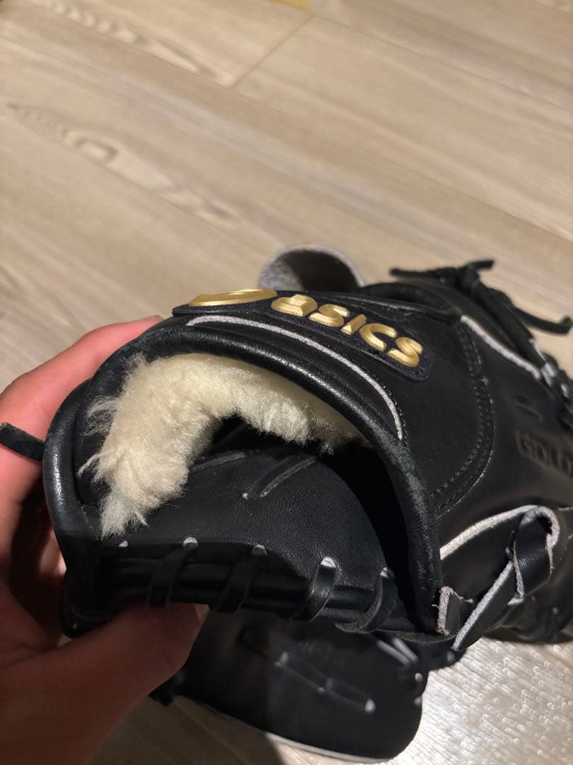 asics ゴールドステージ　グローブ