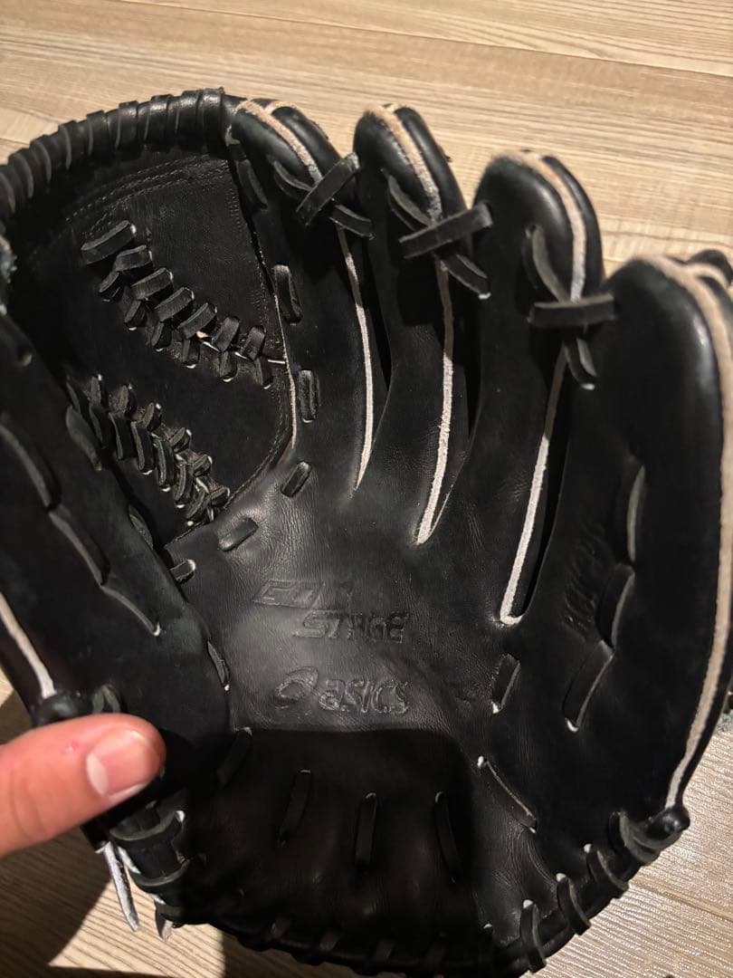 asics ゴールドステージ　グローブ