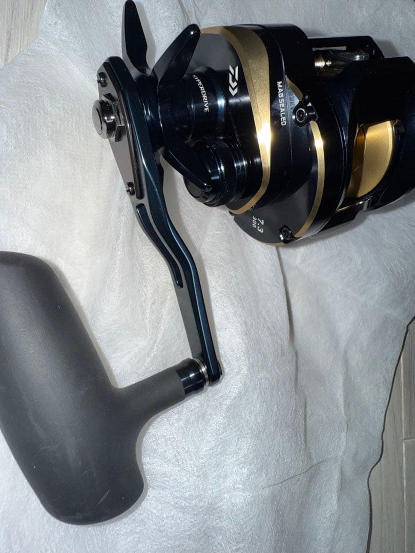 ダイワ　25ソルティガ　300H L (左ハンドル)