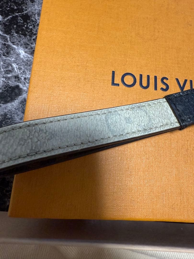 LOUIS VUITTON キーリング シルバー/ブラック