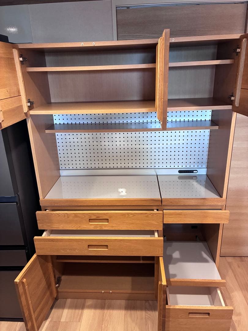 unicoウニコ　HUTTEヒュッテ食器棚