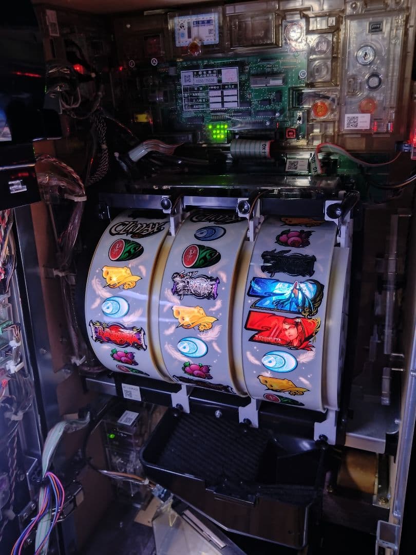 【送料込み】　ベヨネッタ　パチスロ実機