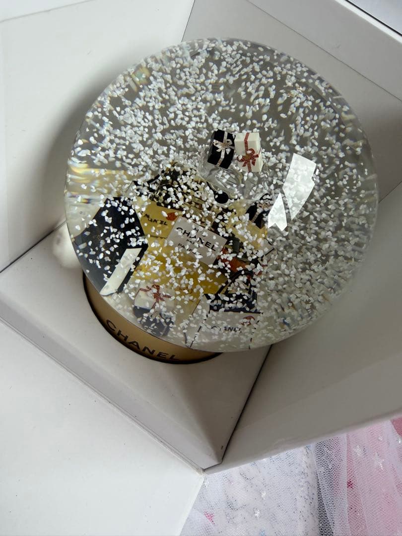 モモ、シャネル　100周年　ノベルティ　スノードーム