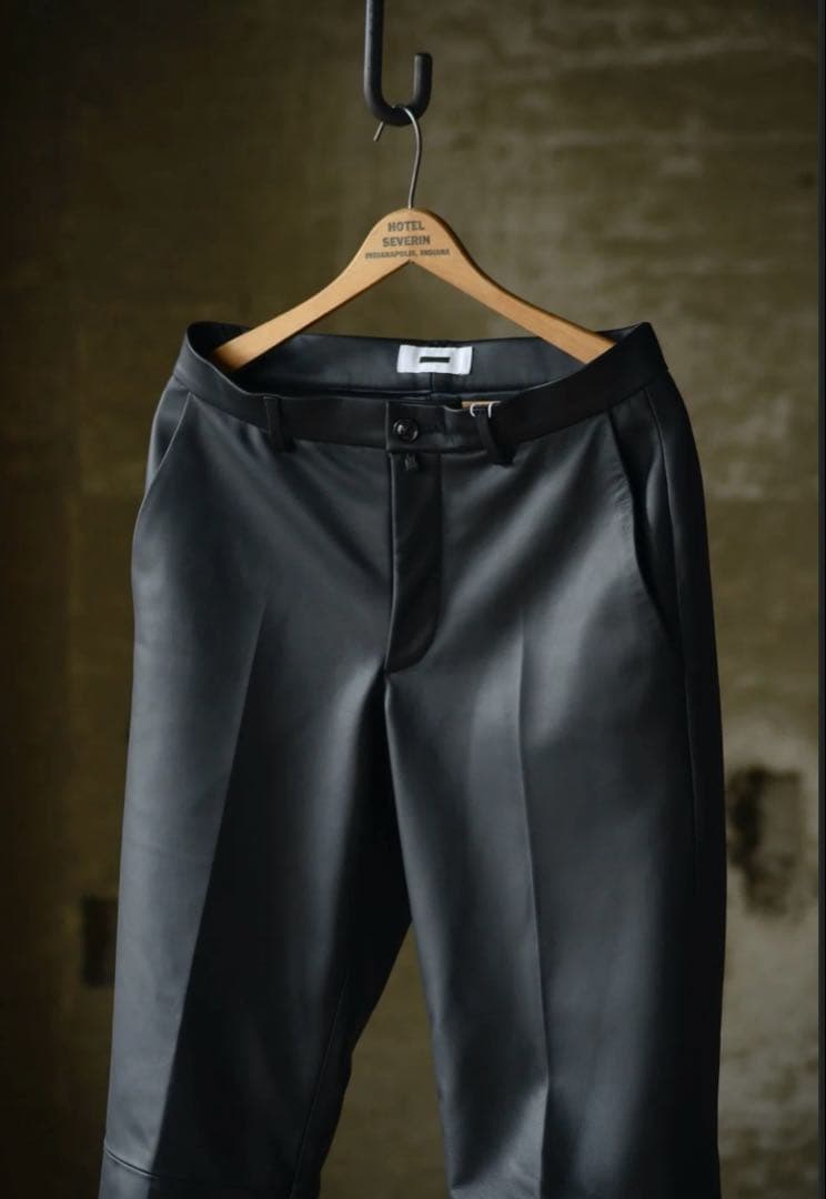 y*a様 定価14万　ほぼ新品　REVERBERATE 30 レザーパンツ　レシ