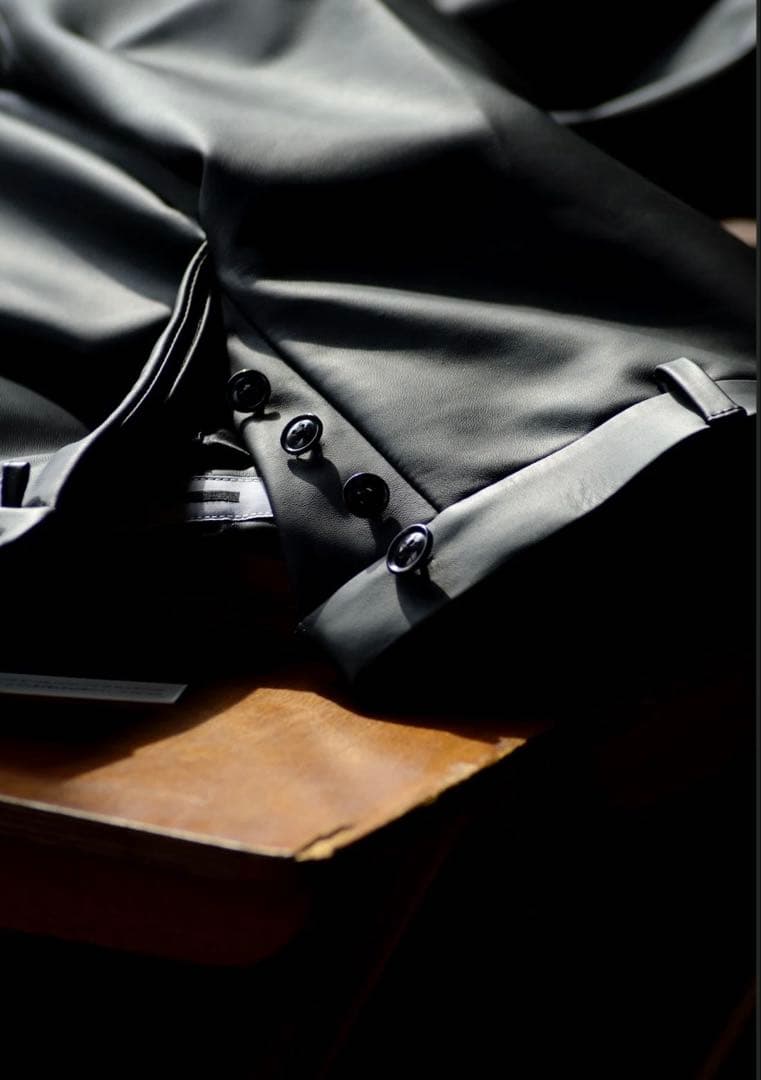 y*a様 定価14万　ほぼ新品　REVERBERATE 30 レザーパンツ　レシ