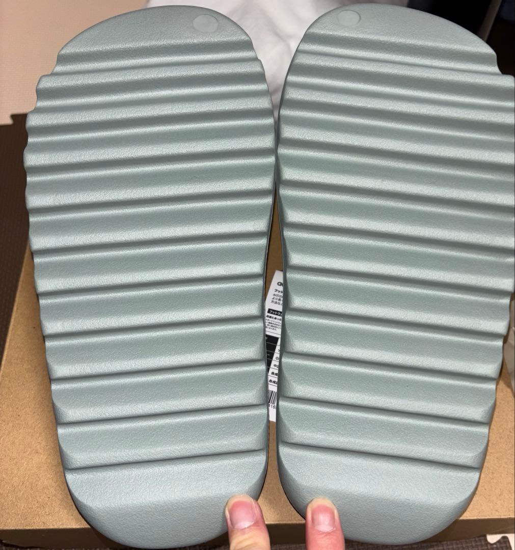 靴 adidas yzy slide \"salt\"