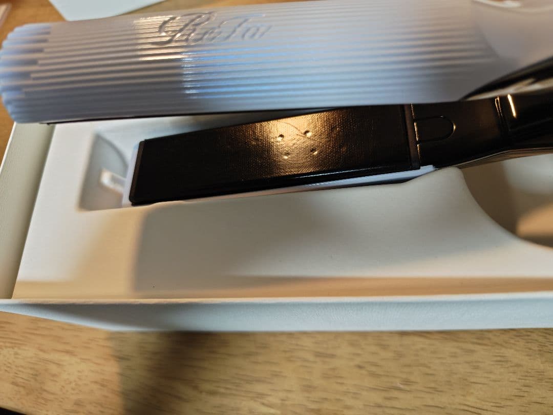 МTG　リファ　ビューテックストレートアイロン