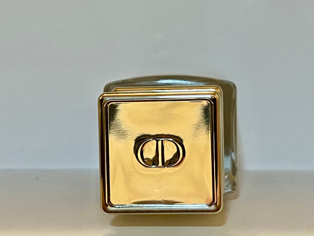 ディオール プレステージ ル フルイド タン ドゥ　ローズ　1N(010)