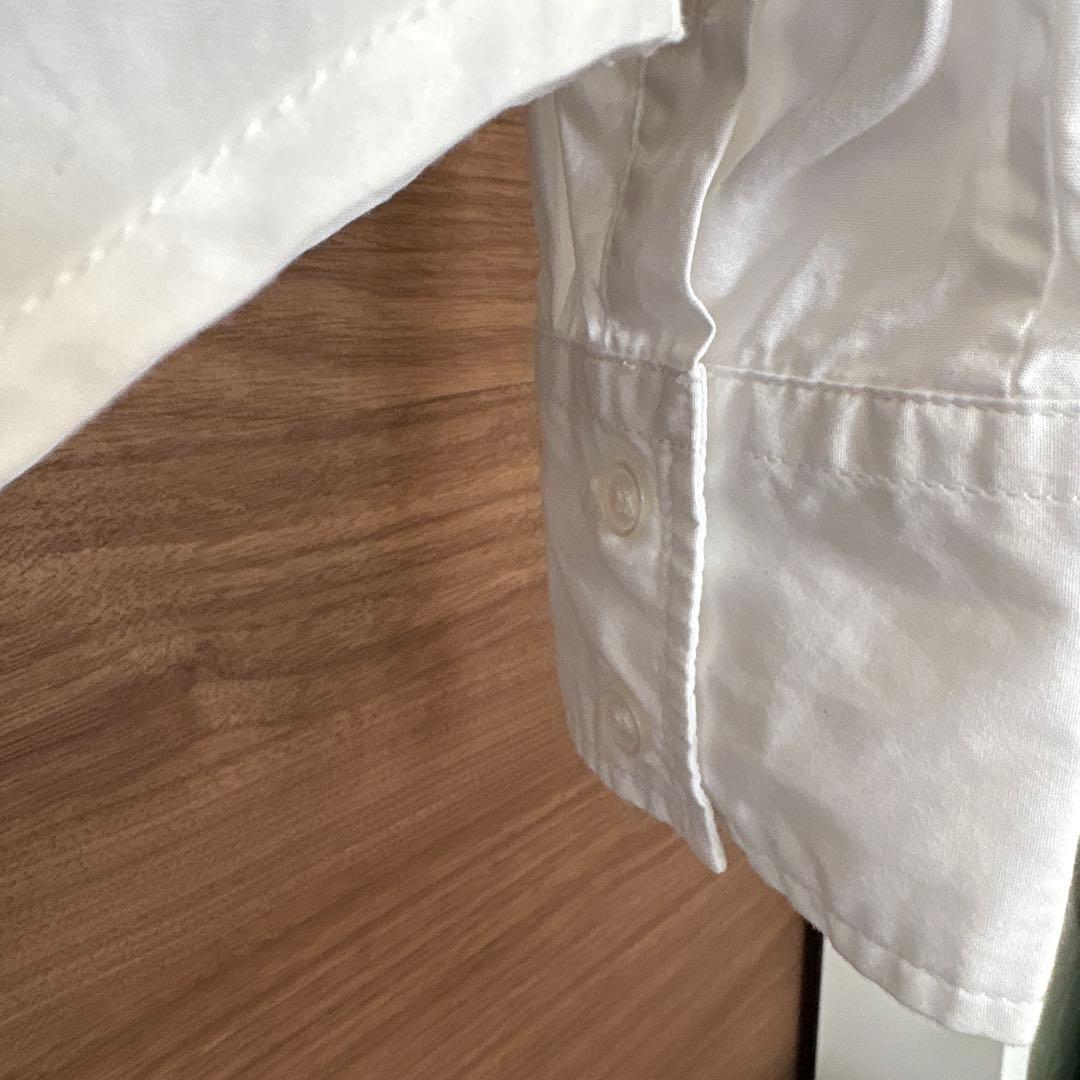 ブラックピースナウ　ホワイト長袖シャツ