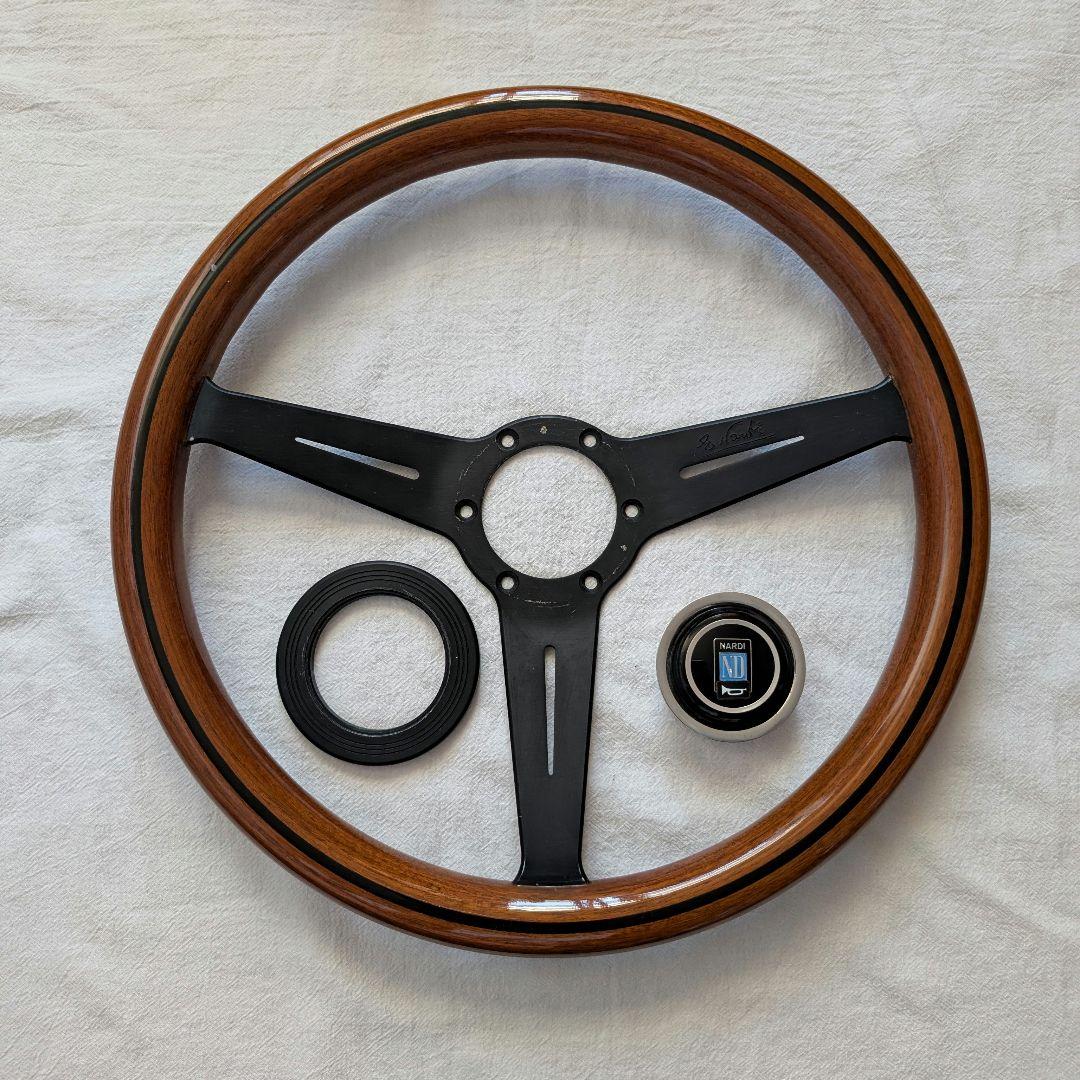 ナルディ　NARDI　ウッドステアリング　ホーンボタン　旧車　レトロ