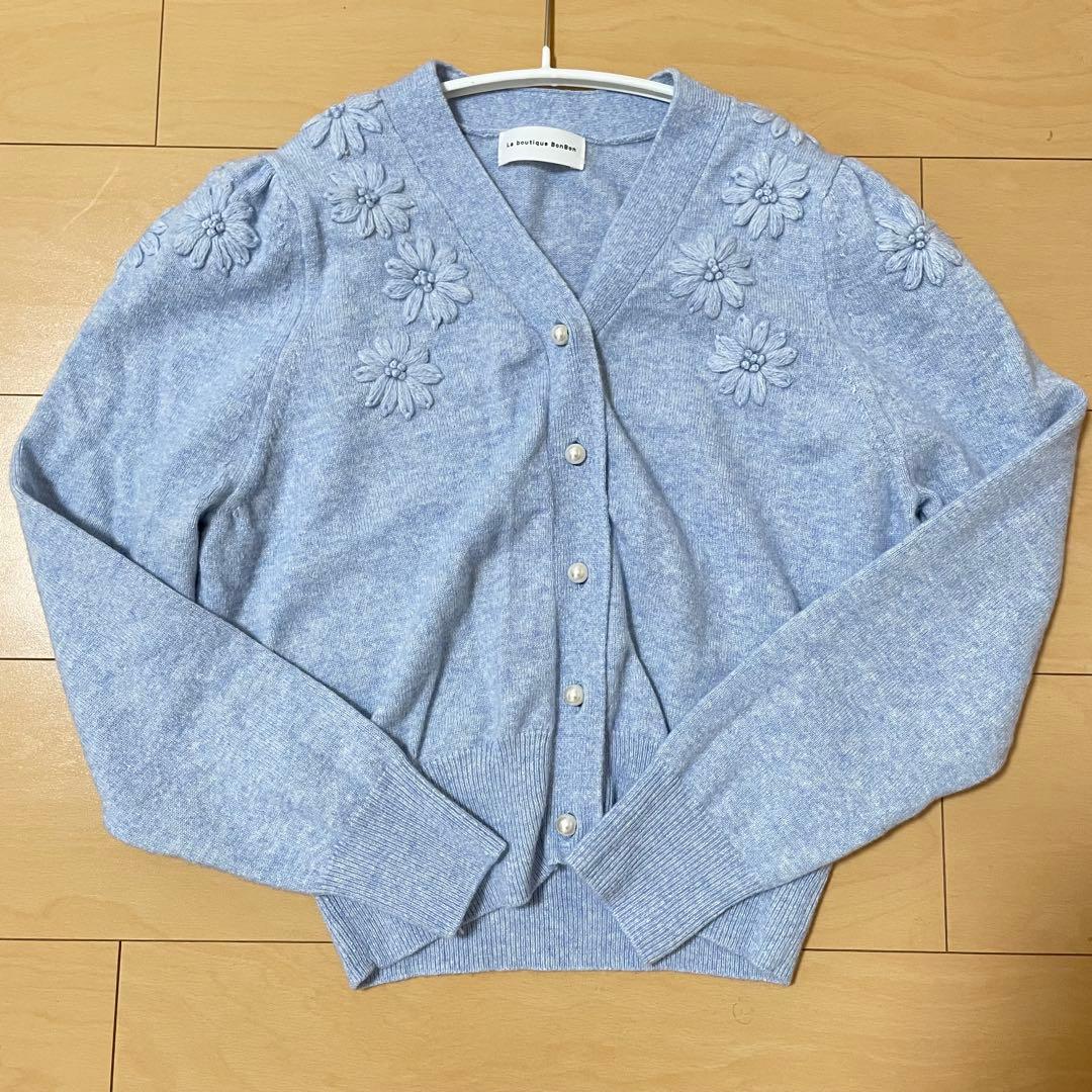 La boutique BonBon ラブティックボンボン 刺繍のカーディガン