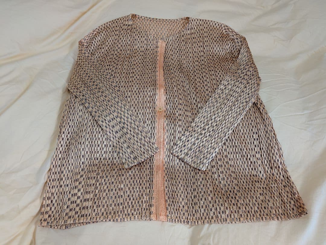 error（美品）イッセイミヤケ　プリーツプリーズカーディガン