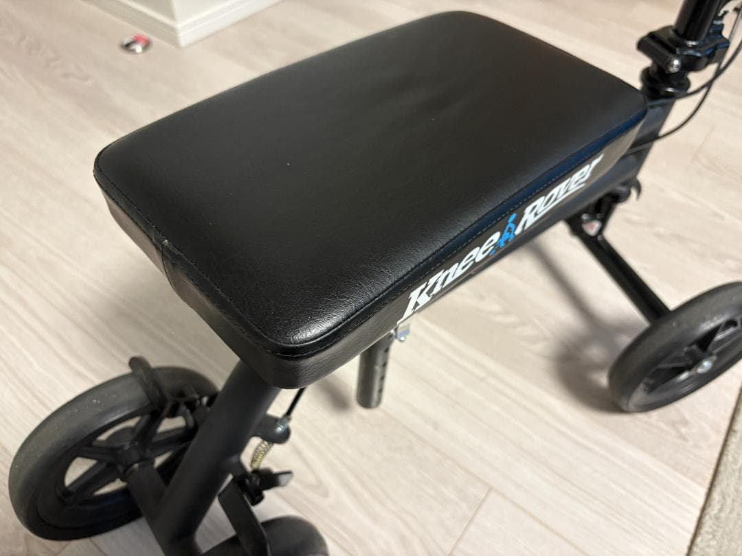 Knee Rover ブラック 4輪歩行器