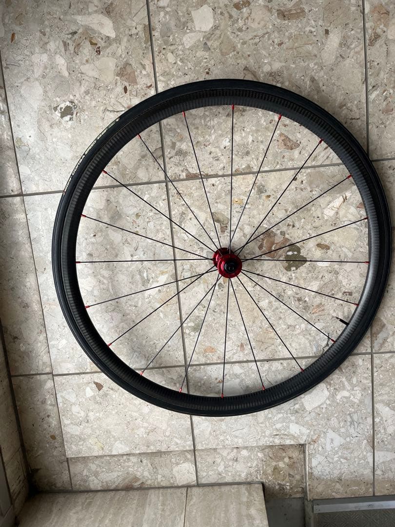 軽量カーボンホイール tune 980g