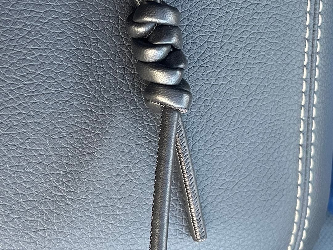 BOTTEGA VENETA ボッテガヴェネタ トライアングル キーリング ネロ