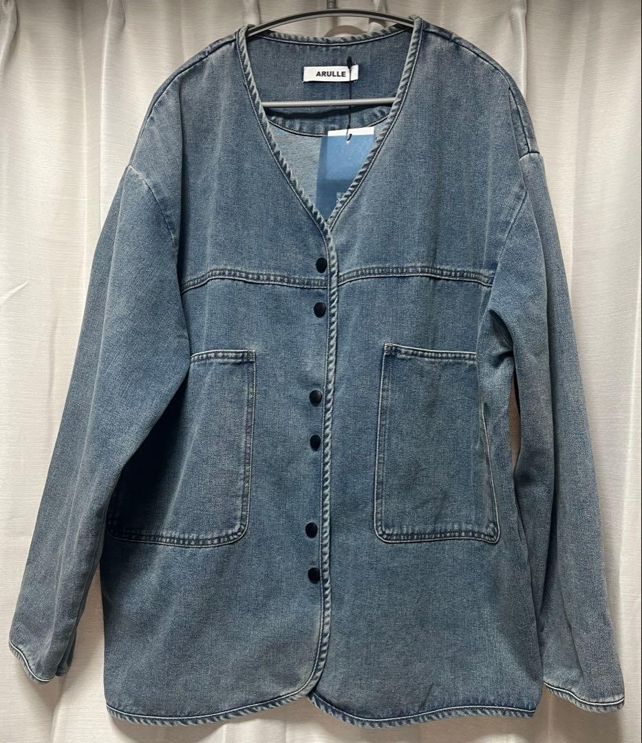 新品タグ付きarulle Ｖカラーデニムジャケット ライトブルー