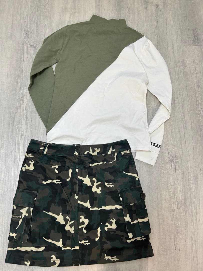 新品　Mサイズ　ハイネックシャツスカートセットアップ　モナデルソルゴルフ　カーキ