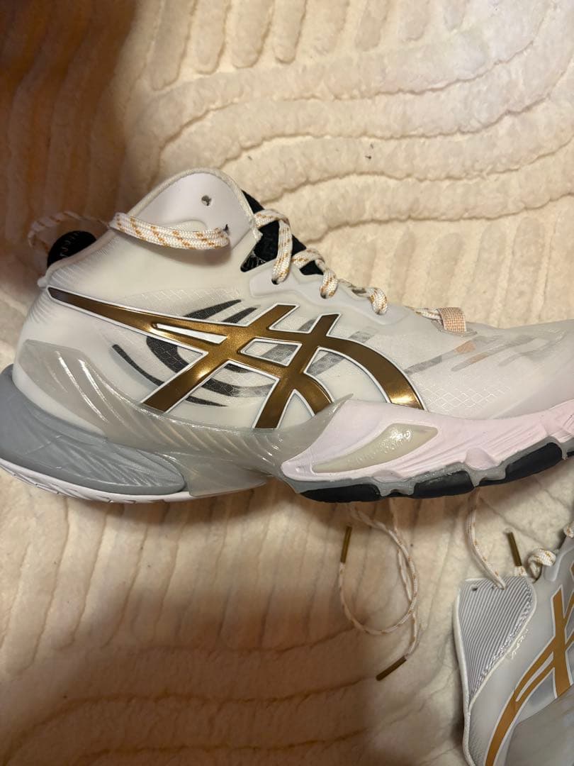 ASICS バレーボールシューズ ホワイト/ゴールド　28.0
