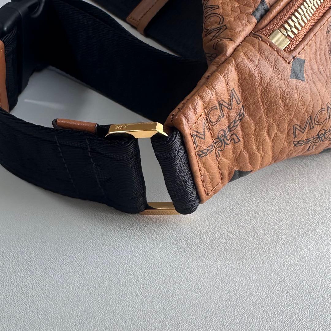 『美品』MCM ボディバッグ ブラウン レザー 036Y