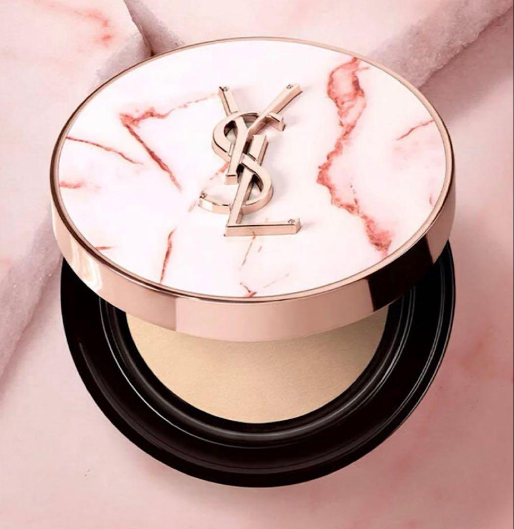 イヴサンローラン　ラディアント　タッチ　グロウパクト　B10 コレクター