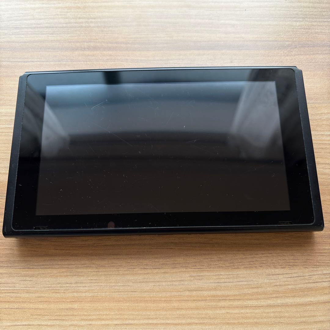 Nintendo Switch 本体　※バッテリー膨張による変形あり