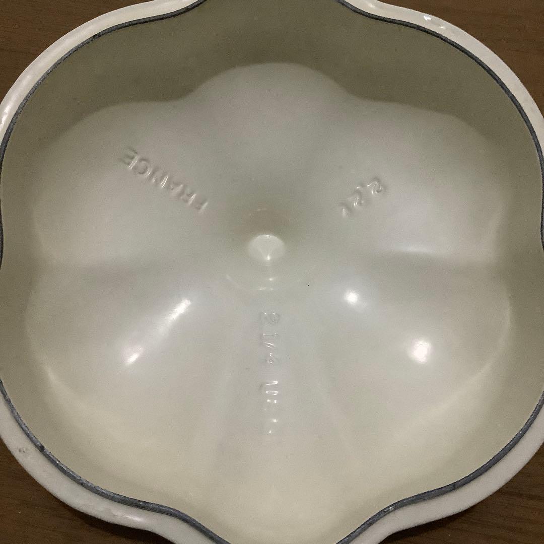 【値下げ】ルクルーゼ ココット・ガーリック デューン　22cm