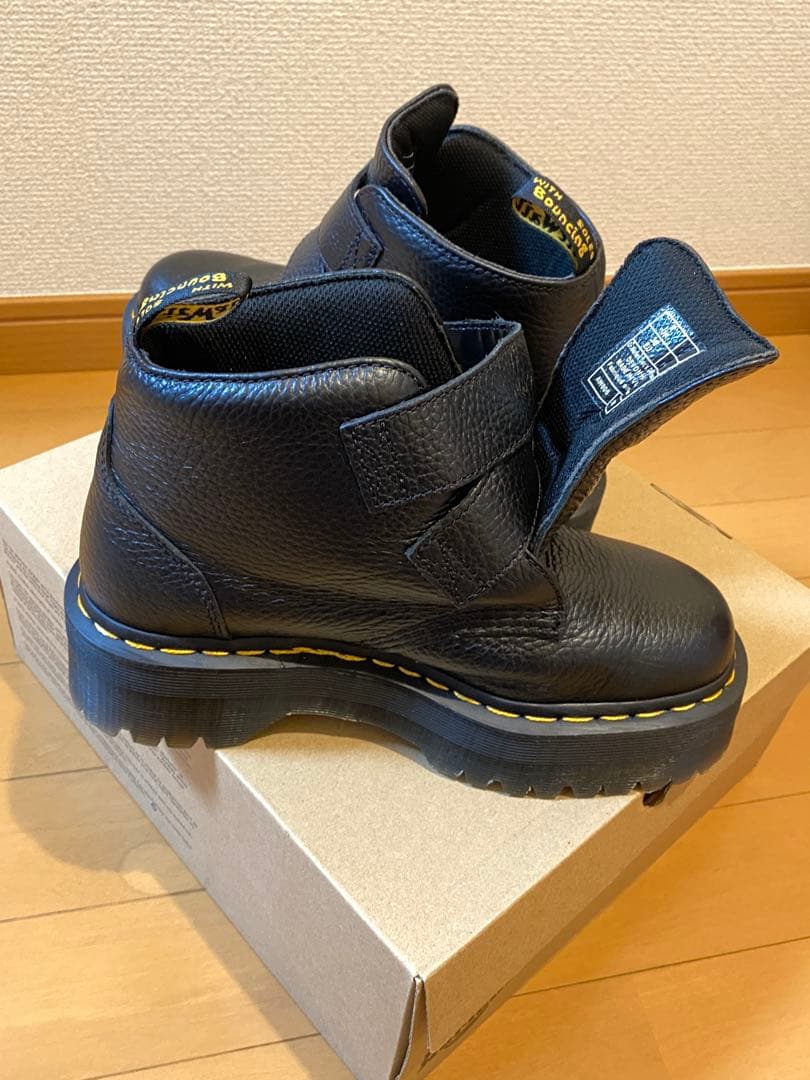 Dr. Martens ブラック UK5 ブーツ Devon Heart