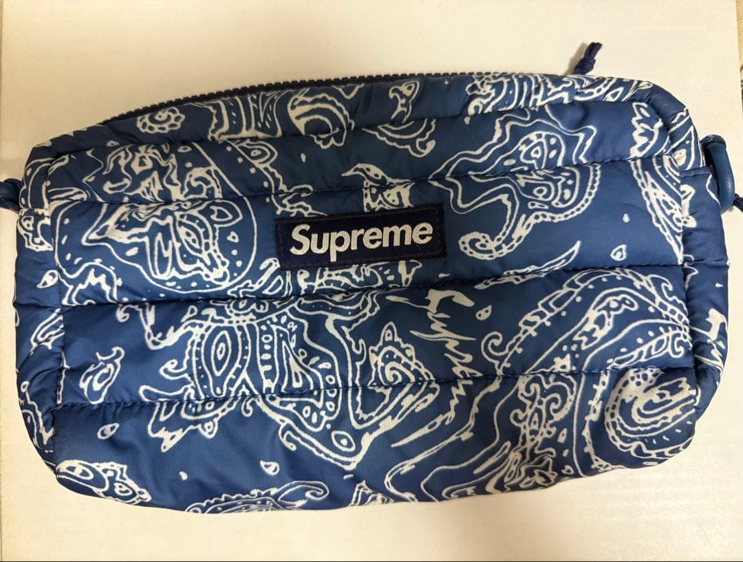 バッグ Supreme Puffer Side Bag \"Blue Paisley\"