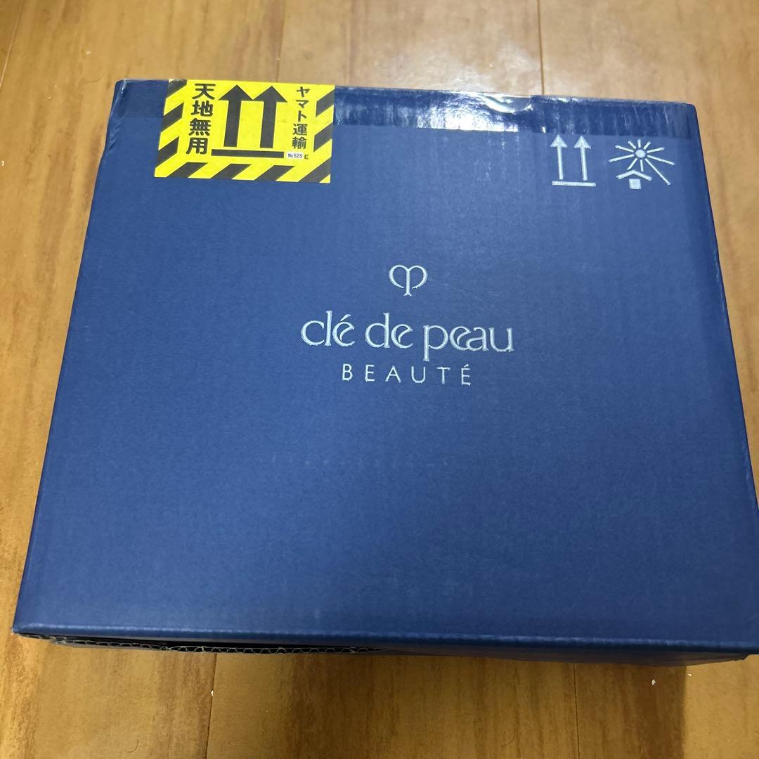 【新品未開封】クレ・ド・ポーボーテラディアンスギフト2024