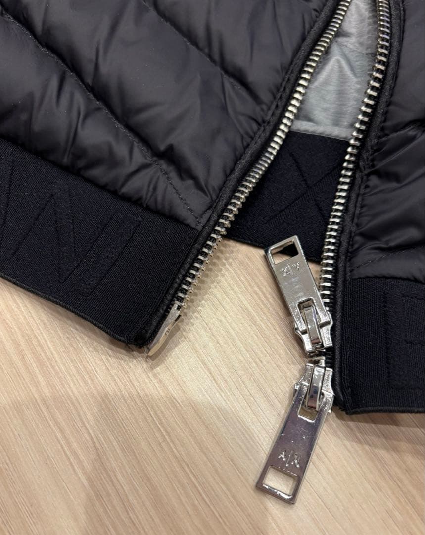 美品⭐︎アルマーニエクスチェンジ　黒メンズダウンジャケット Sサイズ